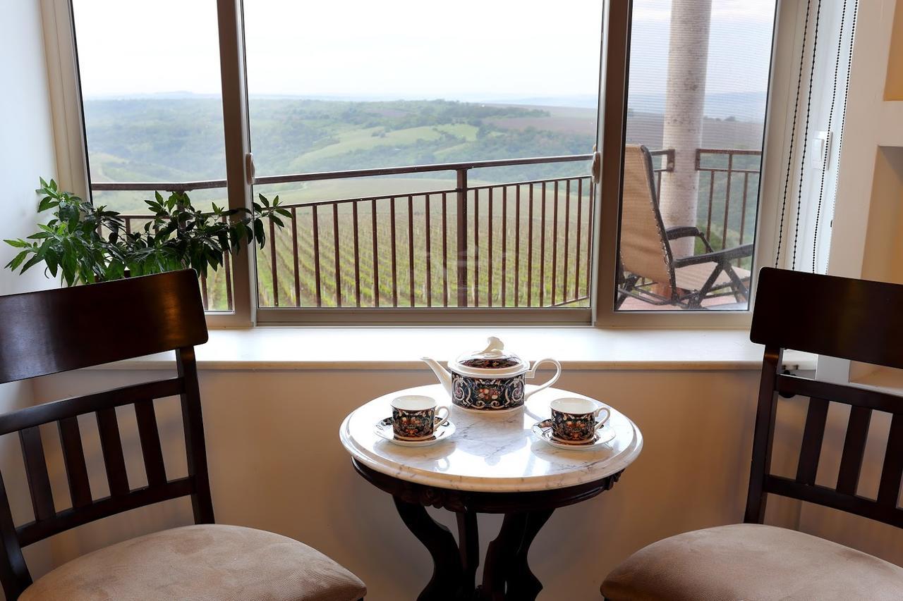 Corner Suite with Terrace and Vineyards & River View