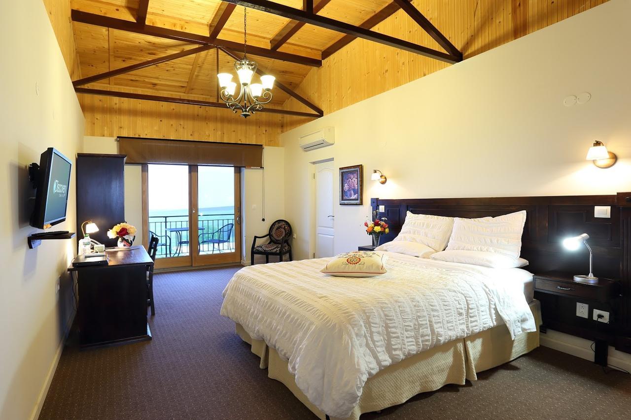 Double Room with Terrace and Vineyards & River View