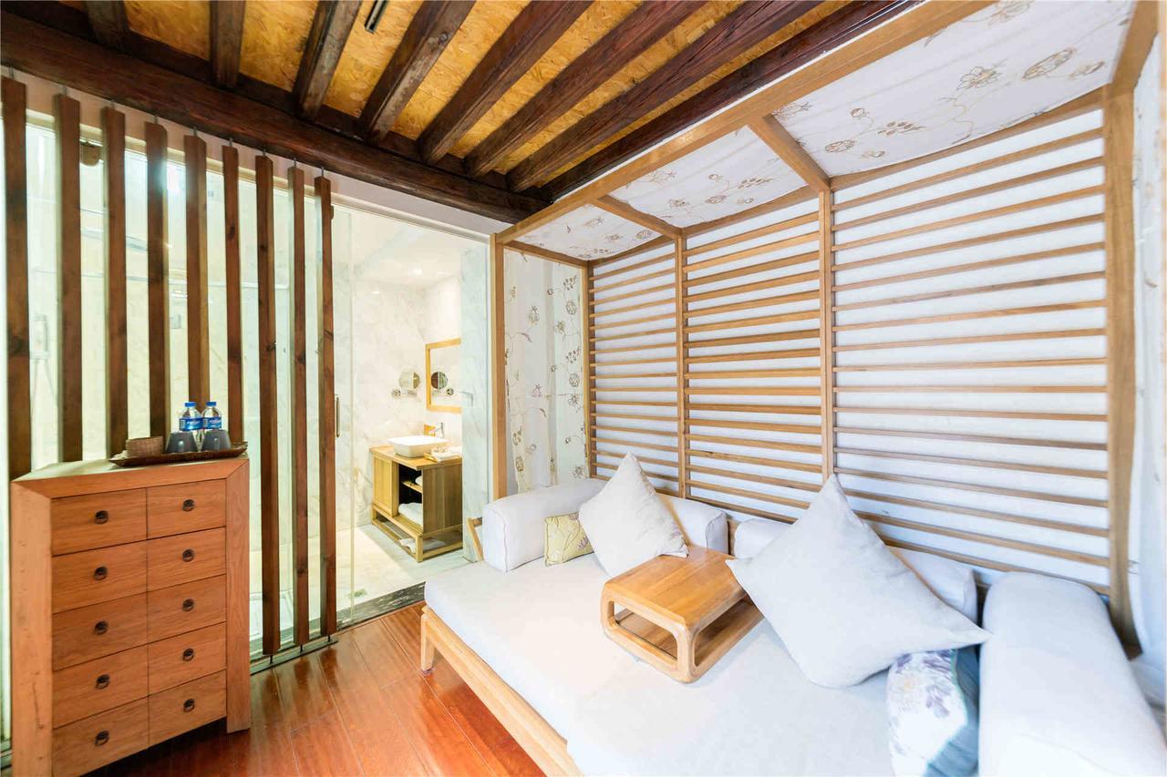 Queen Suite