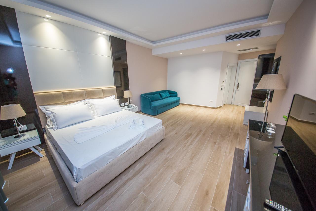 Deluxe Triple Room with Balcony - Ground Floor