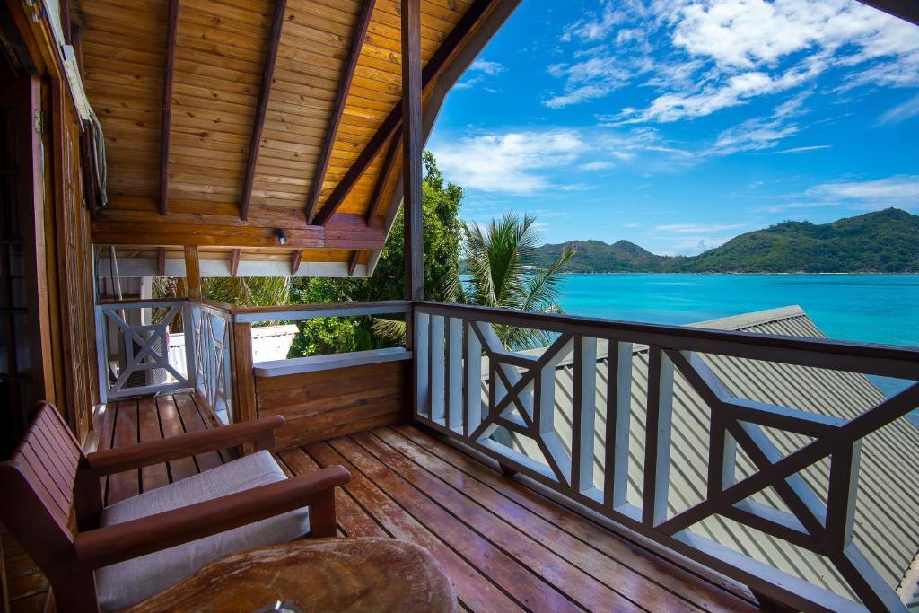 Superior wooden with Sea View