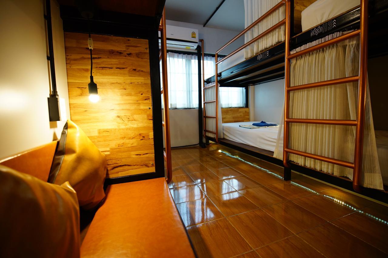Bunk Bed in Mixed Dormitory Room