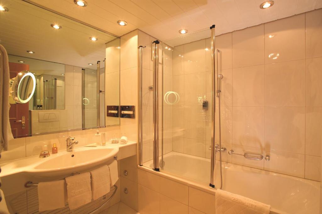 Superior Double or Twin Room with Matterhorn View
