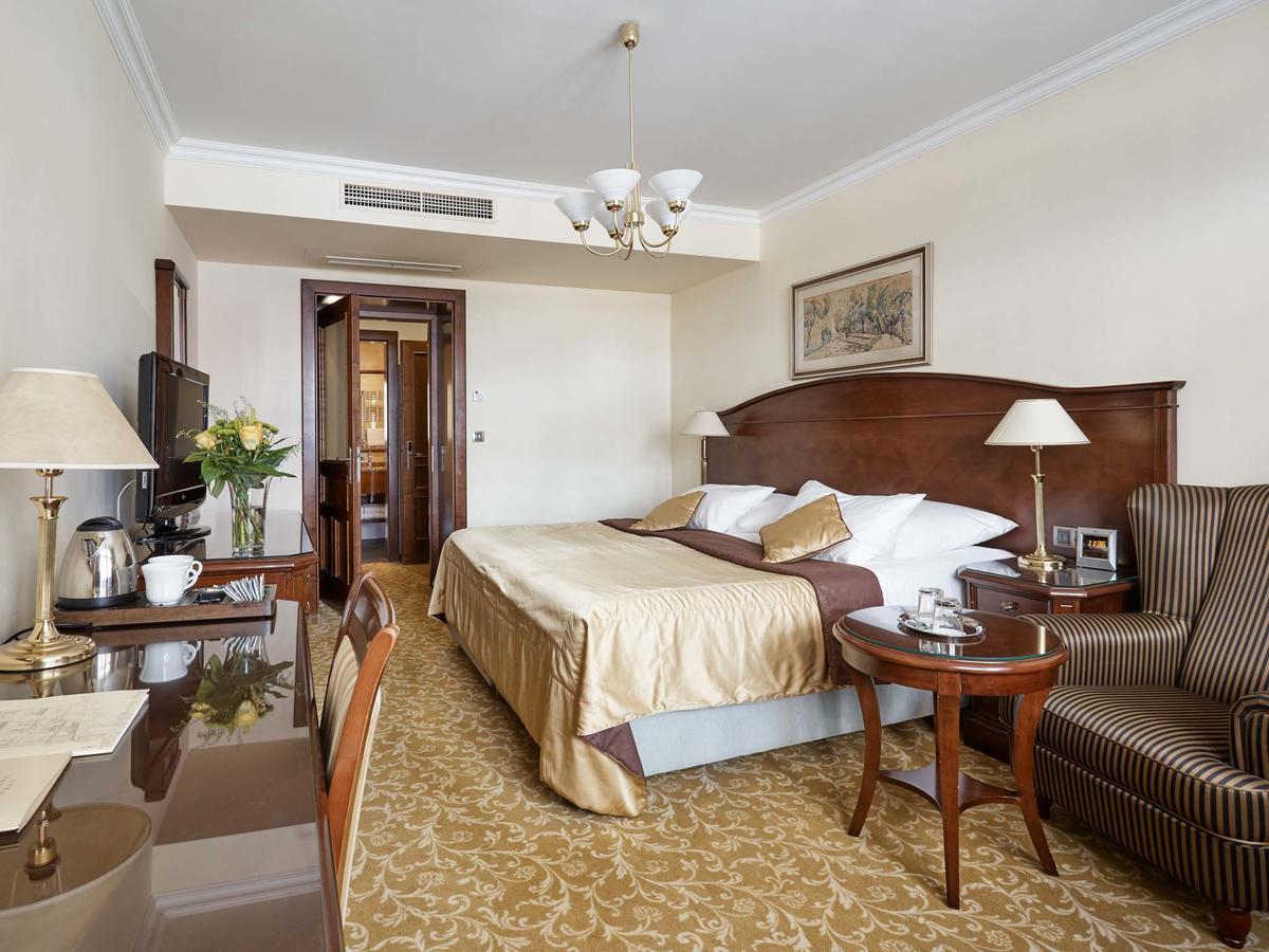 Special Offer - Double or Twin Room with Massage