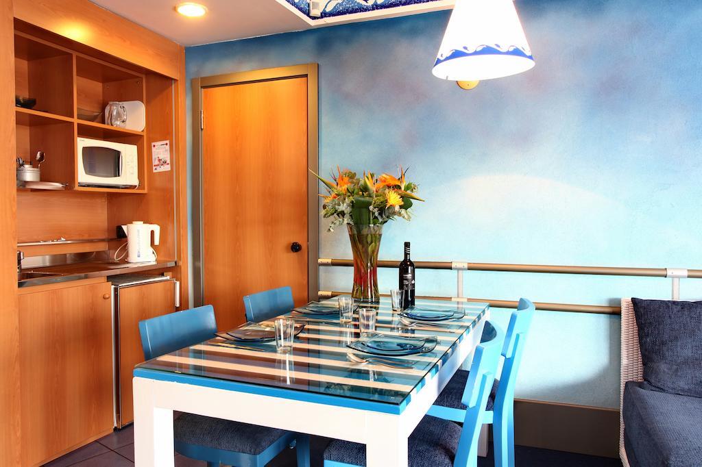 Executive Deluxe Suite - 2 Room, Big Terrace With Hot Tub+Kitchenette - 4 adults + 1 child - 223 ft²