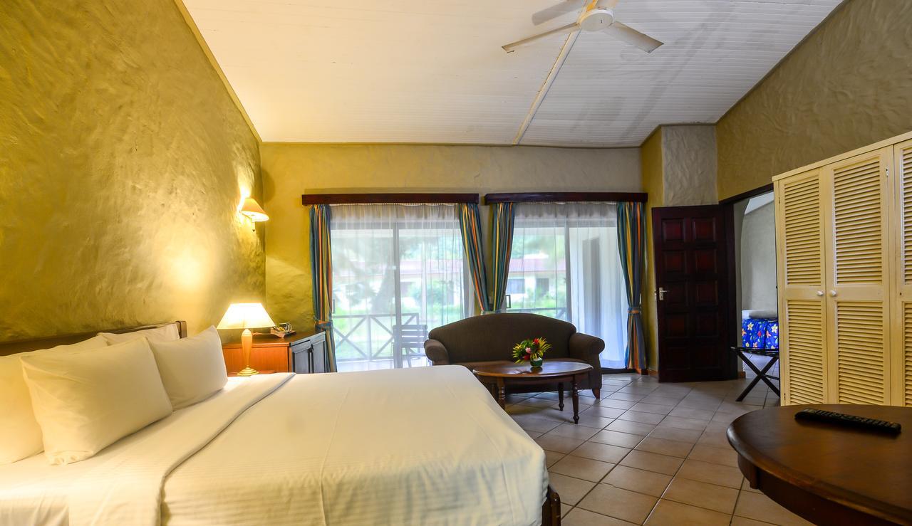 Deluxe Family Room