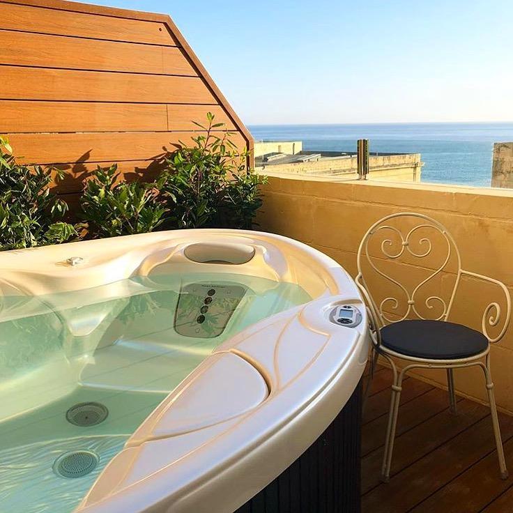 Suite with Hot Tub
