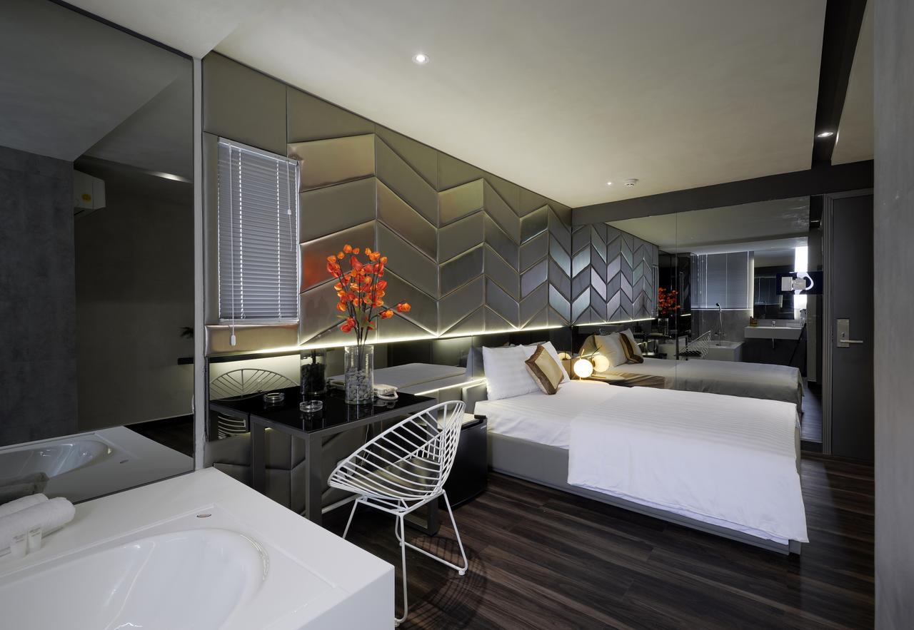Junior Deluxe Double Room