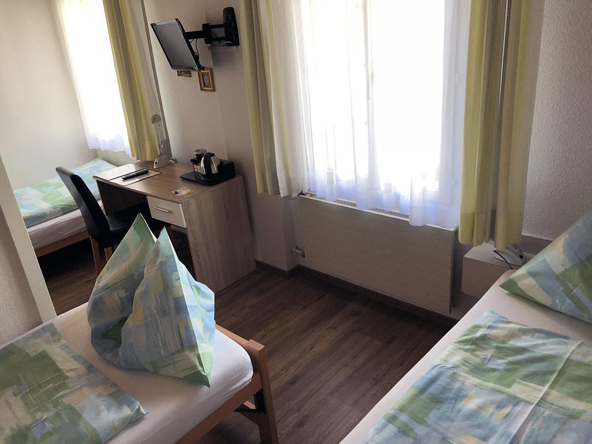 Basic Triple Room