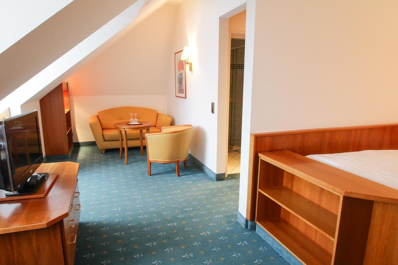 Standard Double Room with Twin Beds