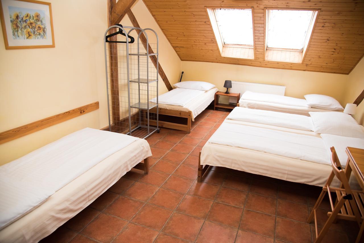 Quintuple Room with Shared Bathroom