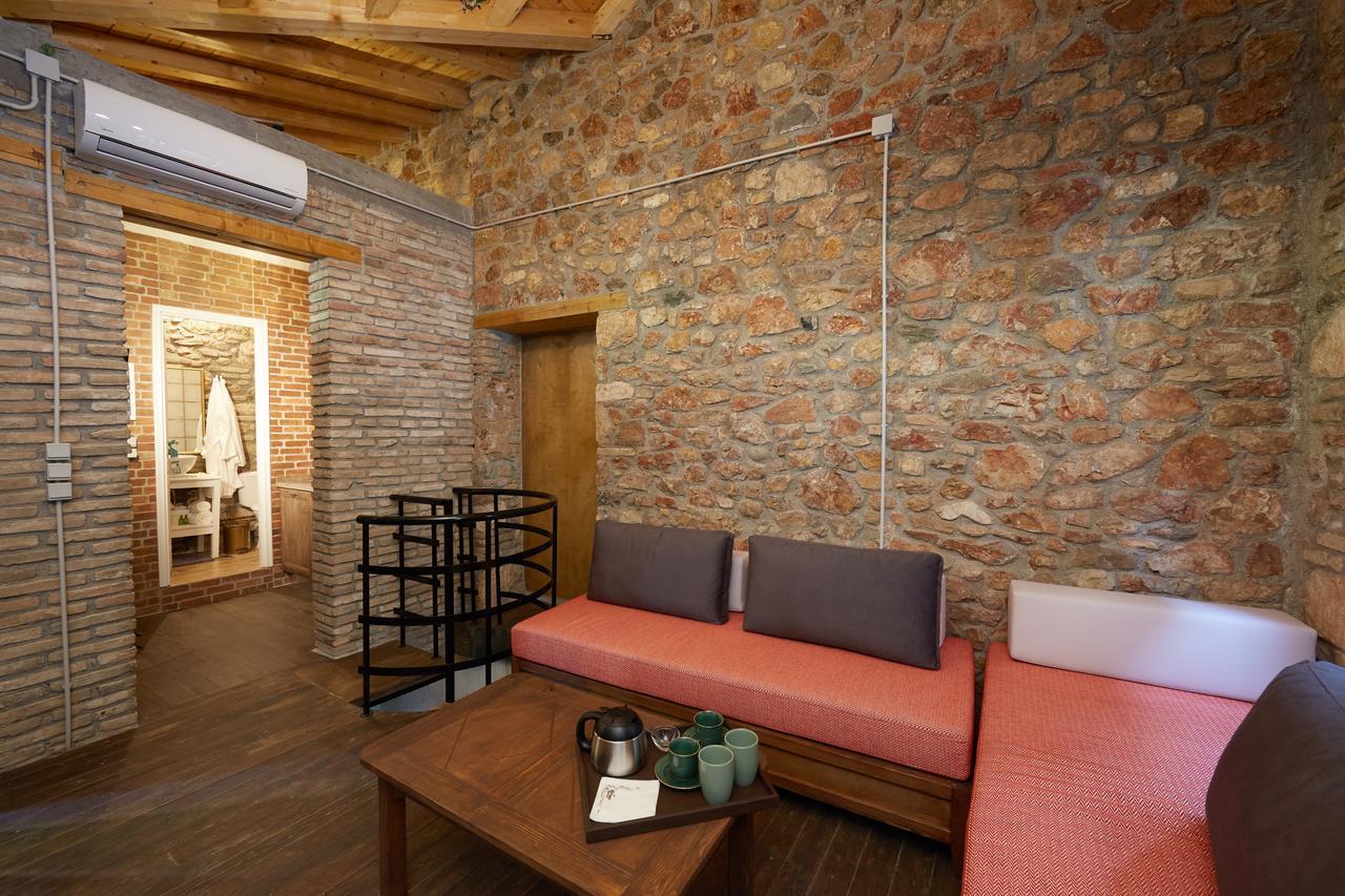 Deluxe Residence with Balcony