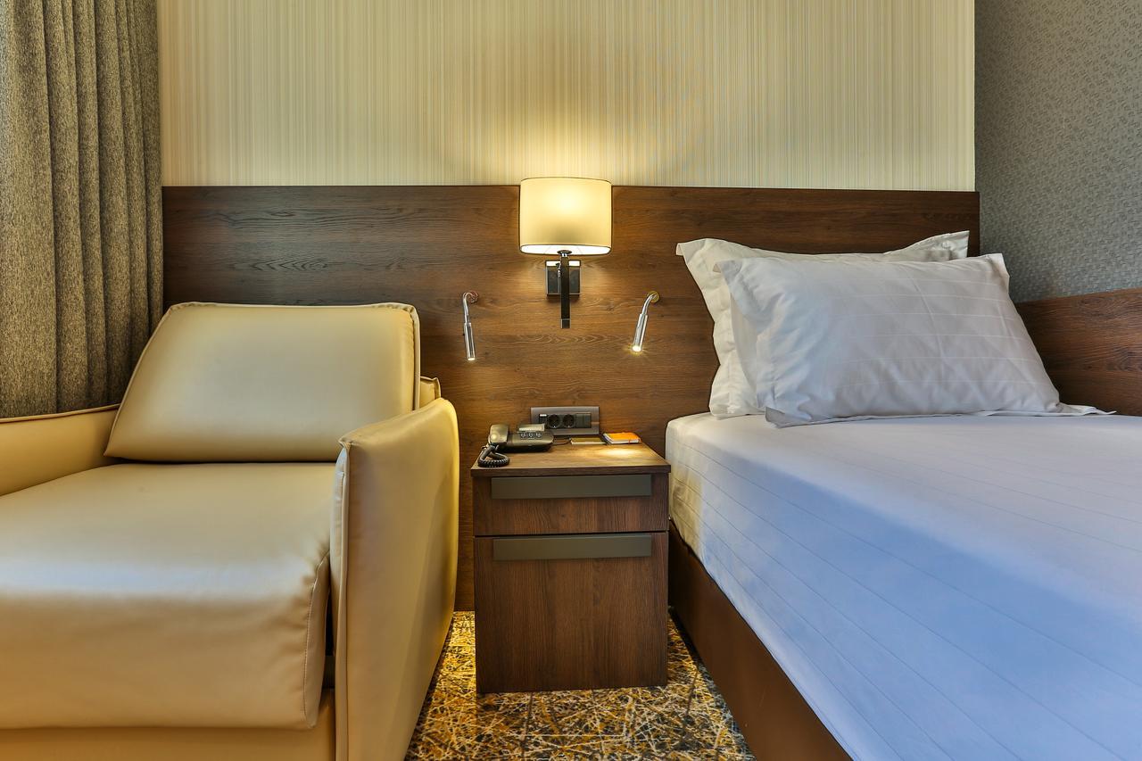 Economy Room