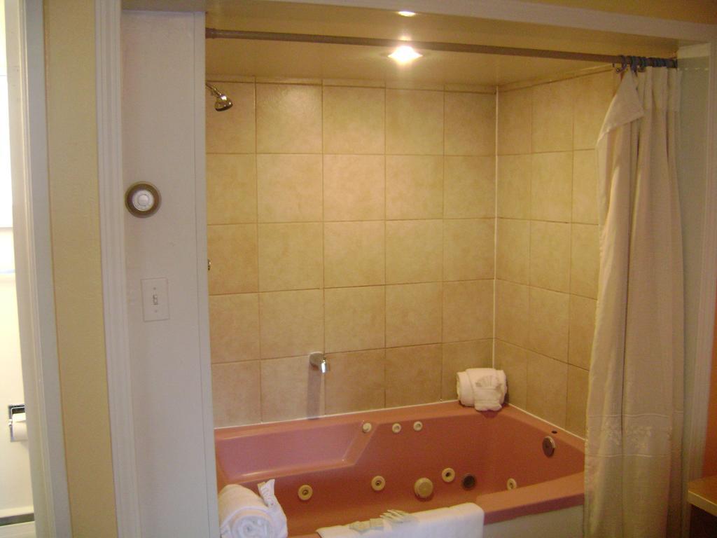 King Room with Spa Bath - Non-Smoking