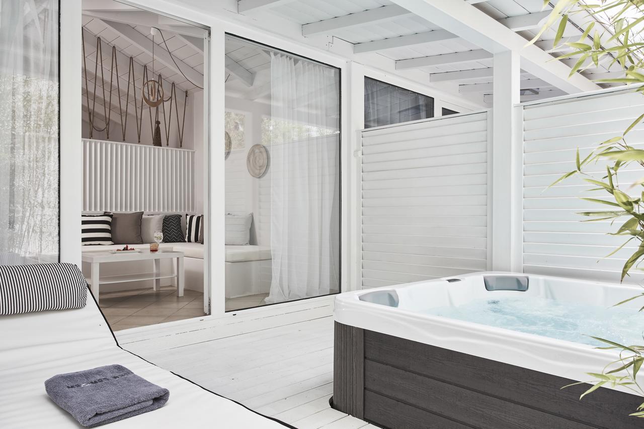 Honeymoon Suite with Outdoor Jacuzzi™