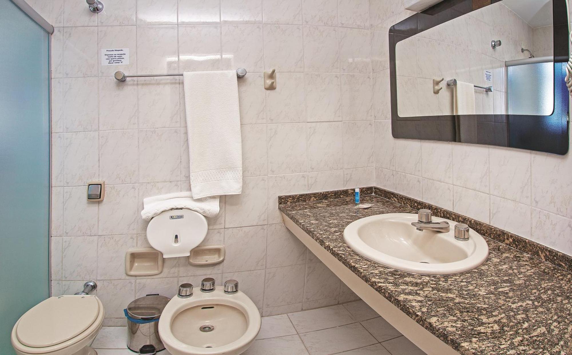 Deluxe Queen Suite
