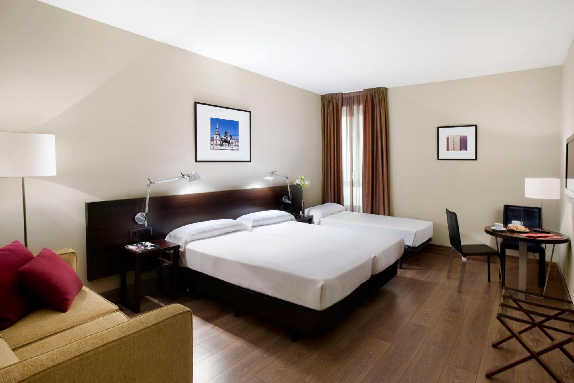 Family Room (2 Adults + 2 Children)