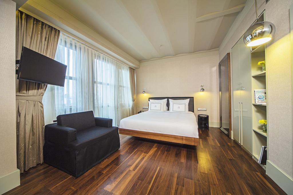 Penthouse Suite with Terrace