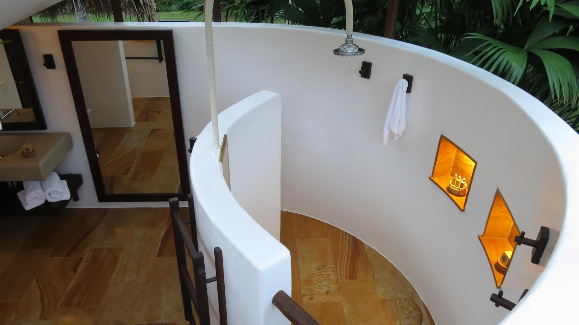 Sextuple Room with Privite Bathroom