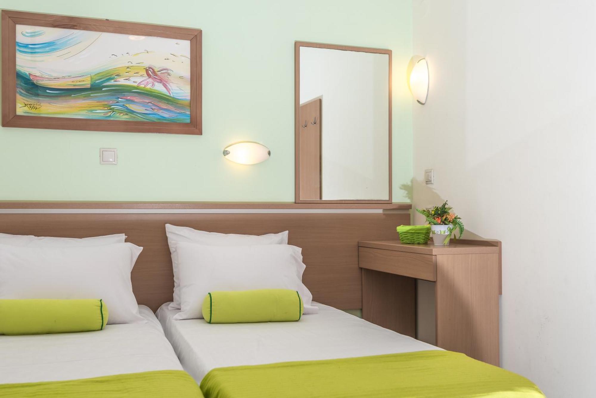 One-Bedroom Apartment with City View