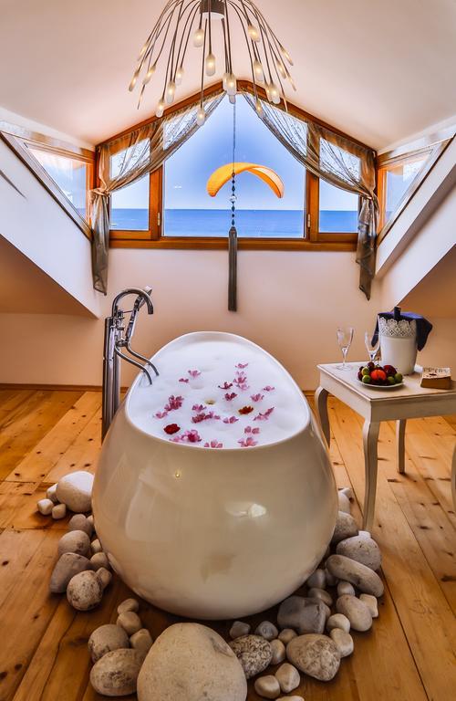 Superior Attic Room with Seaview & Tub