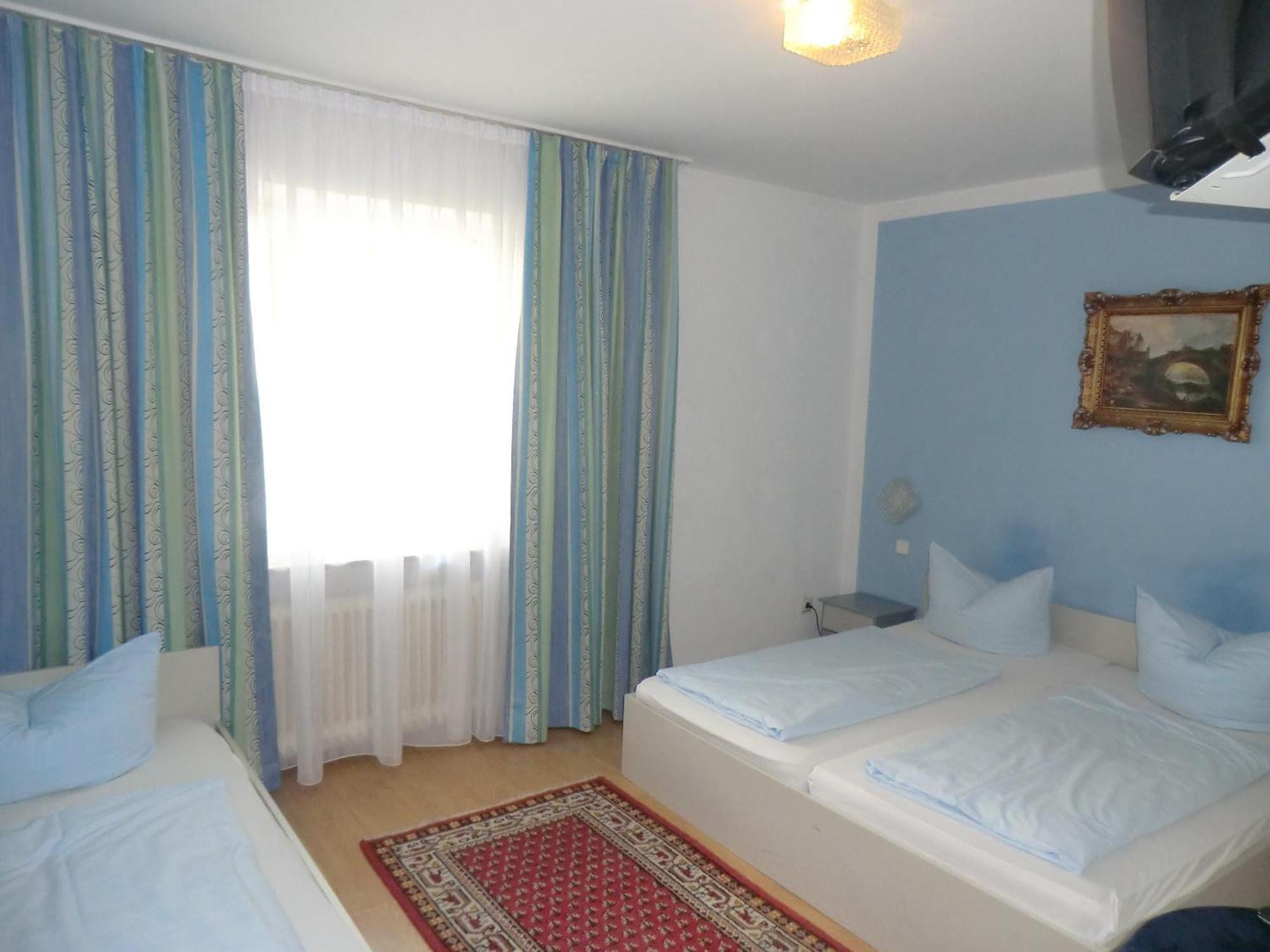 Triple Room with Shared Toilet