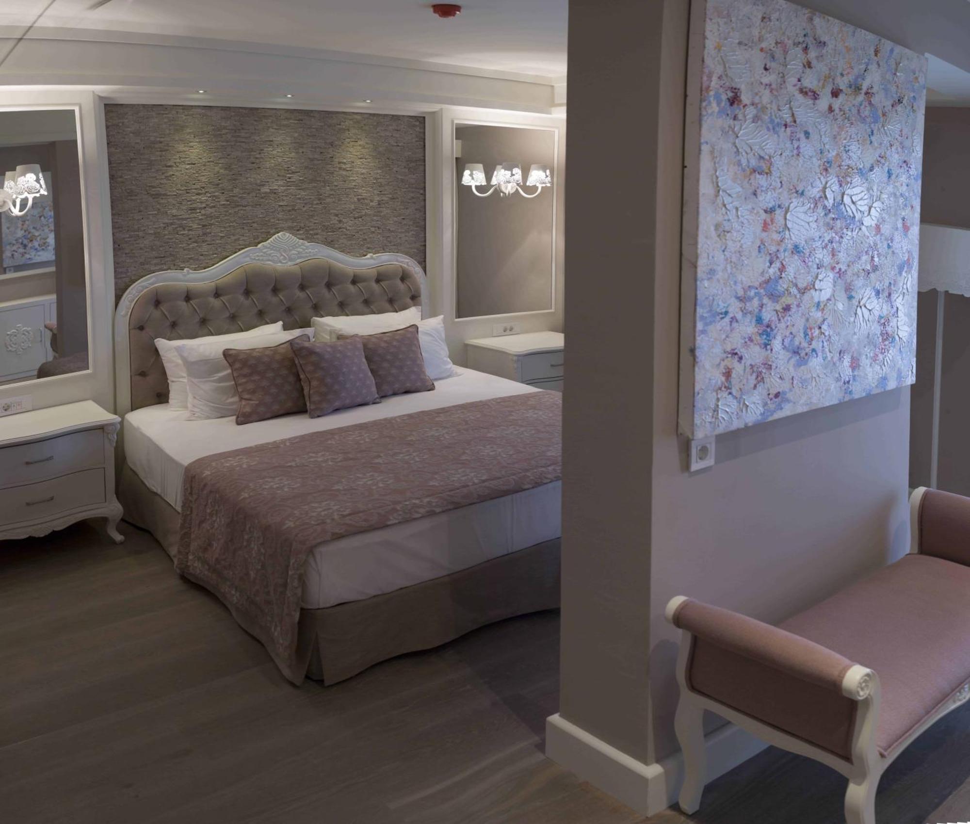 Deluxe King Room