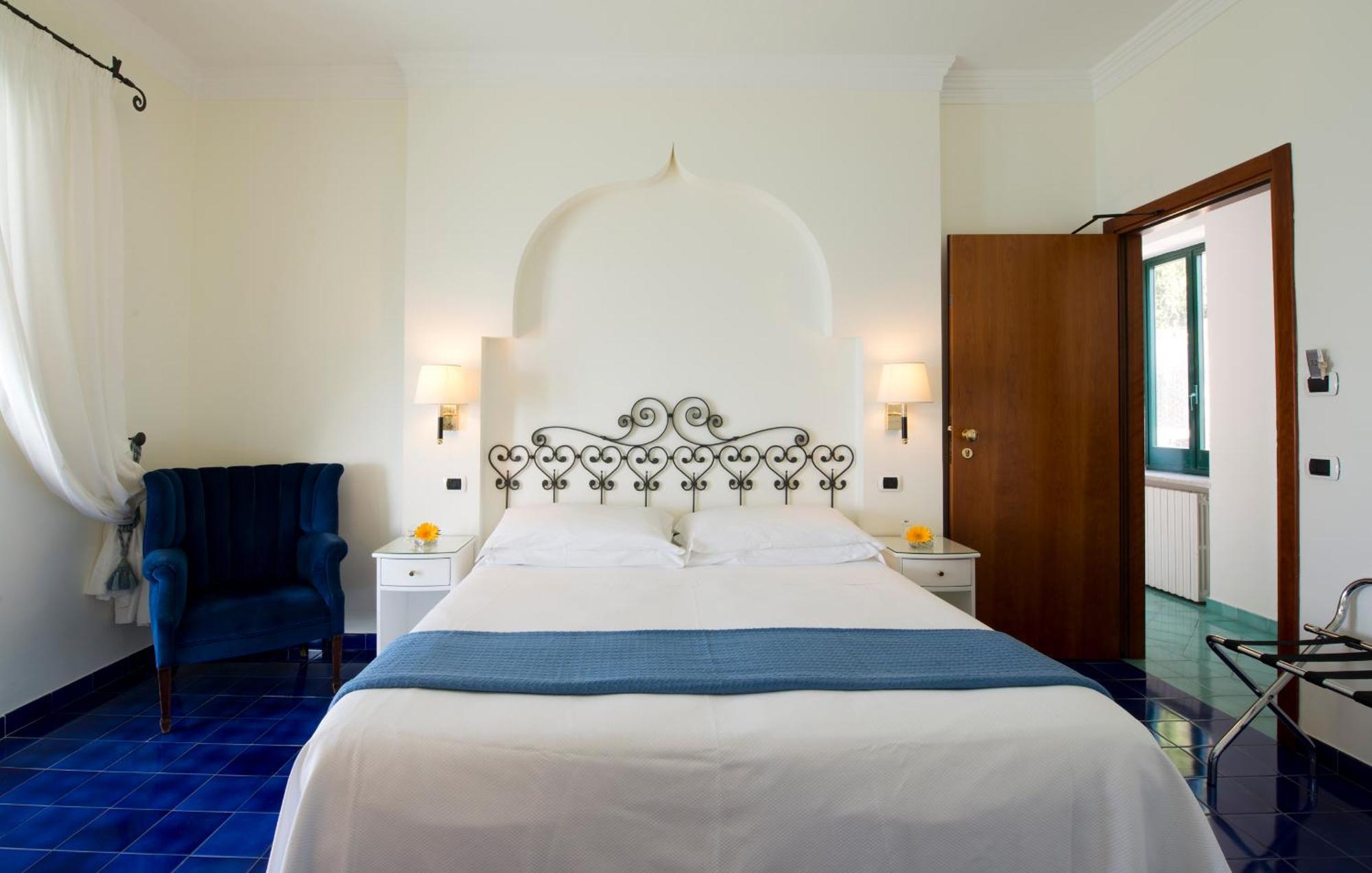 Deluxe Double or Twin Room with Spa Bath