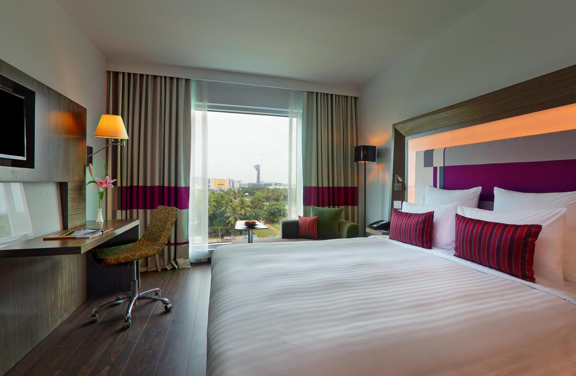 Superior Room - King Bed - 25% off on Food & Soft Beverages at Coffee Shop
