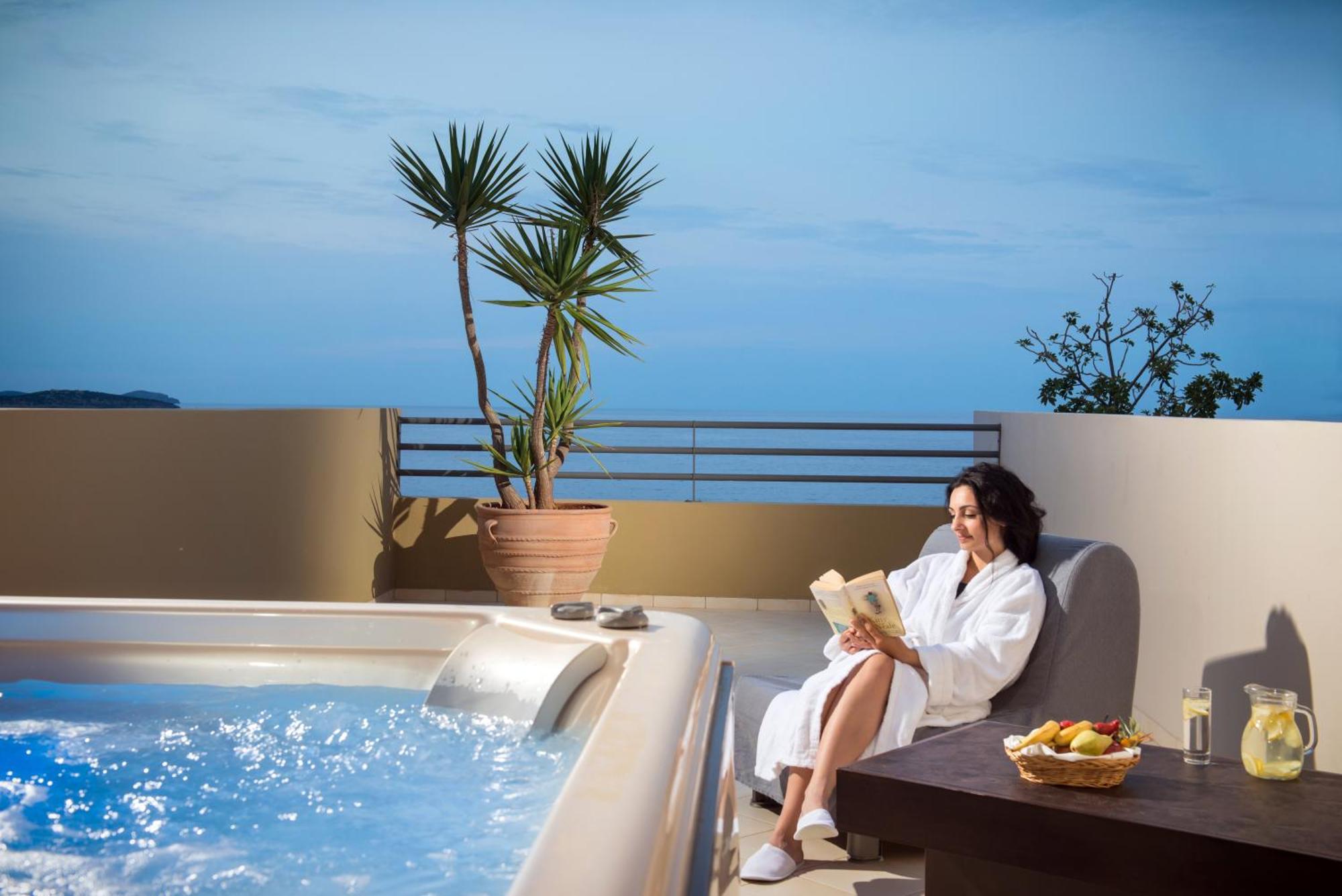 Superior Junior Suite with Sea View and Hot Tub