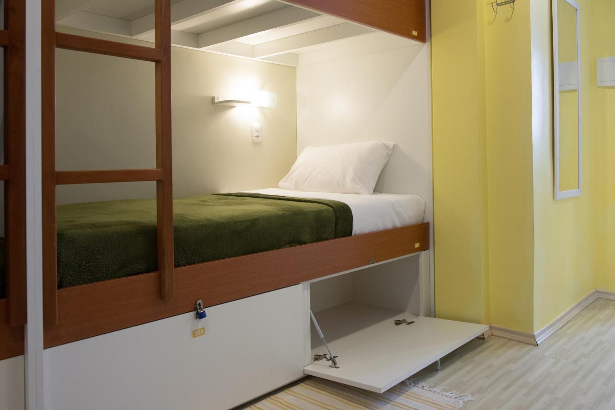 Room with bunk bed (2 adults)