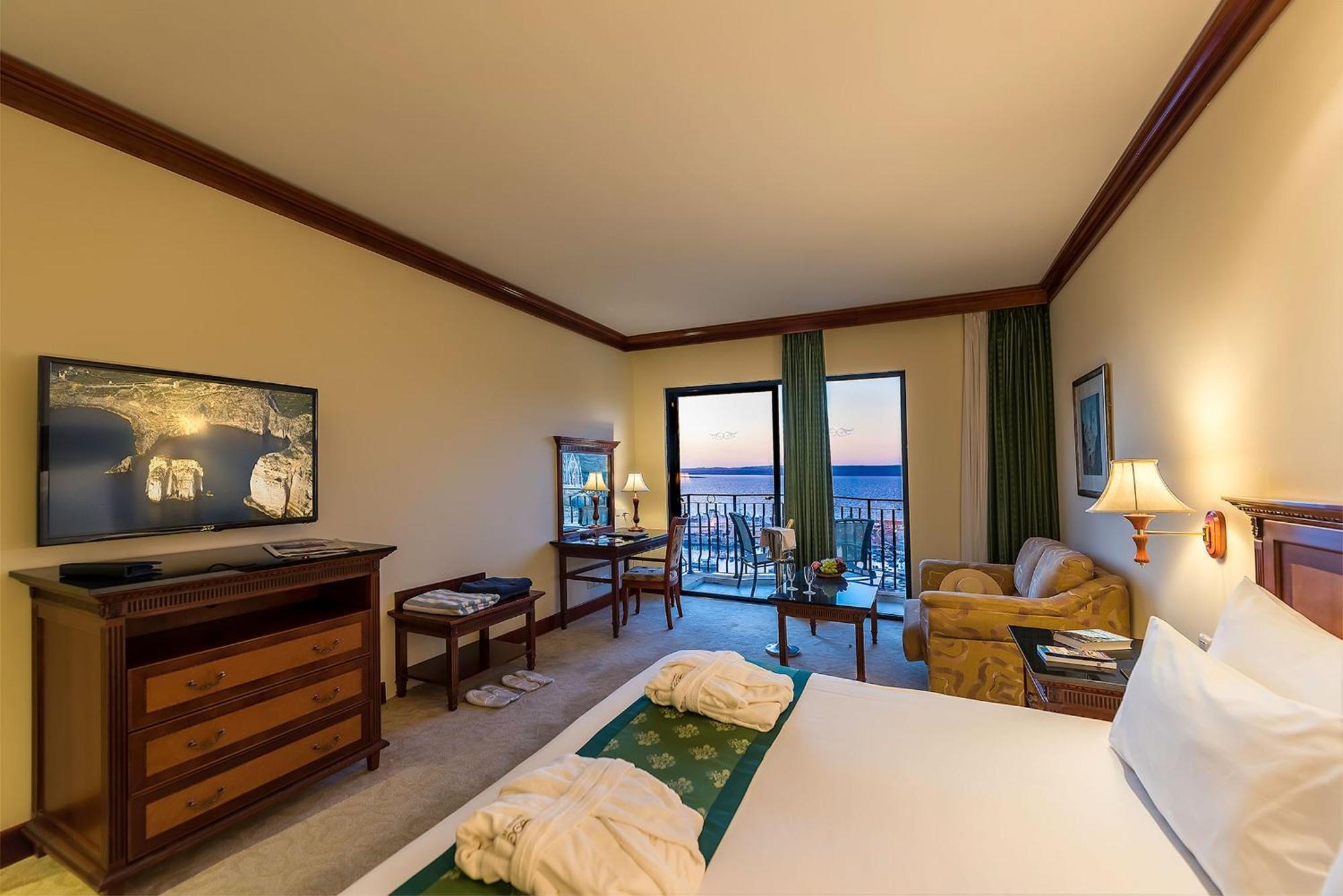 Superior Double Room with Sea View & Balcony