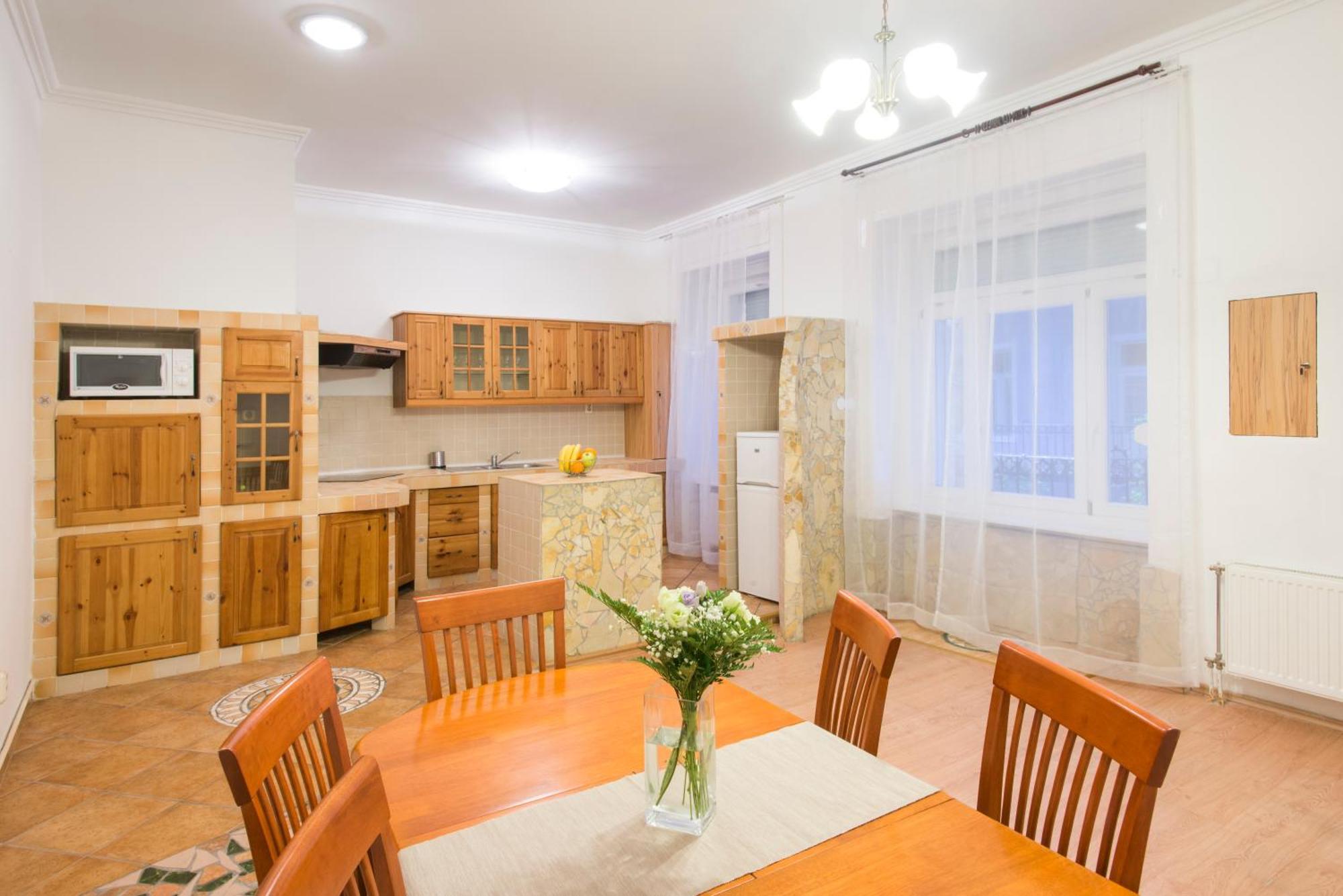 Large Two-Bedroom Apartment