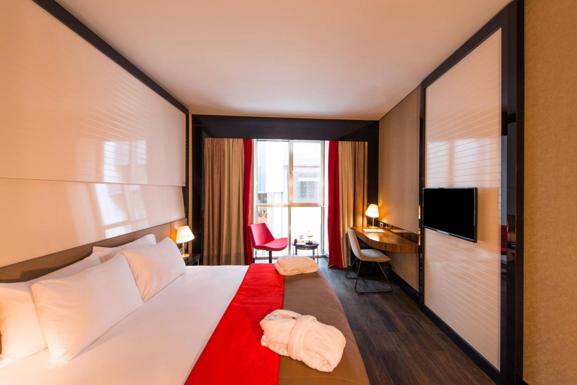 Deluxe Double or Twin Room