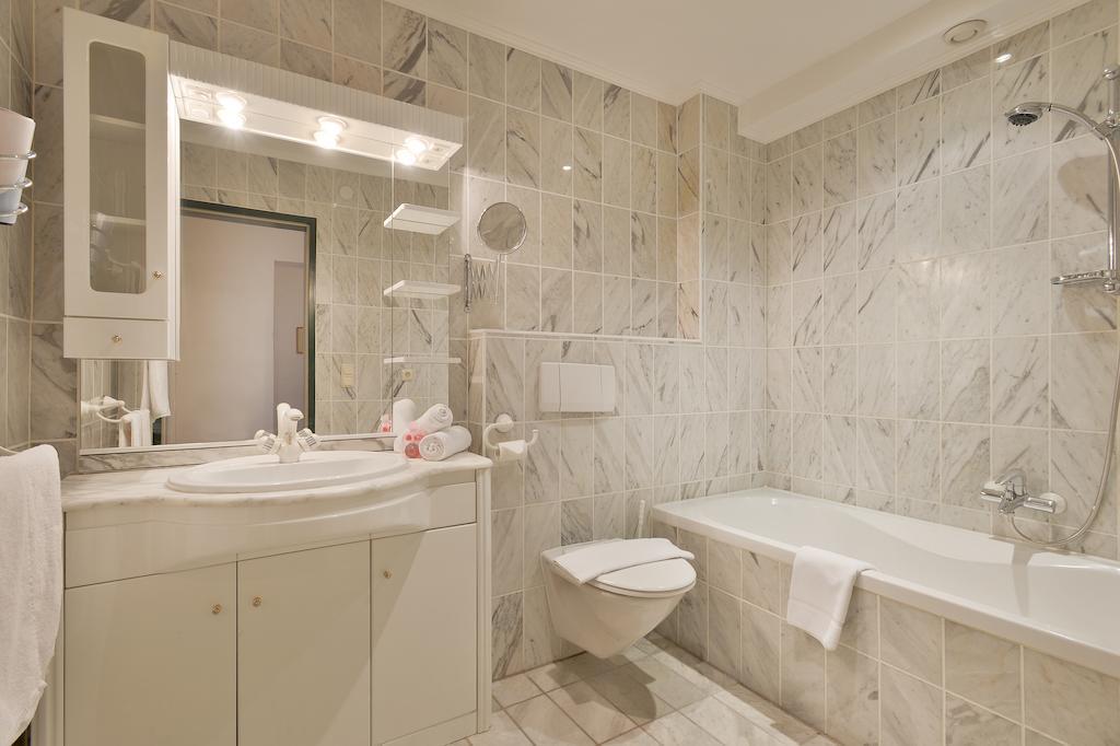 Superior One-Bedroom Apartment