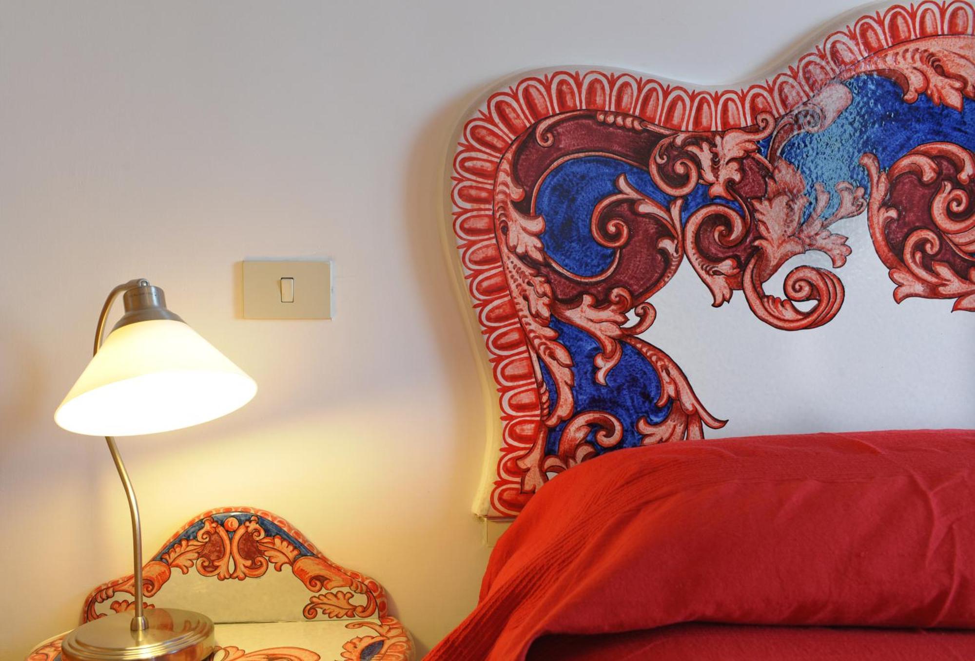 One-Bedroom Apartment with Sea View - Red