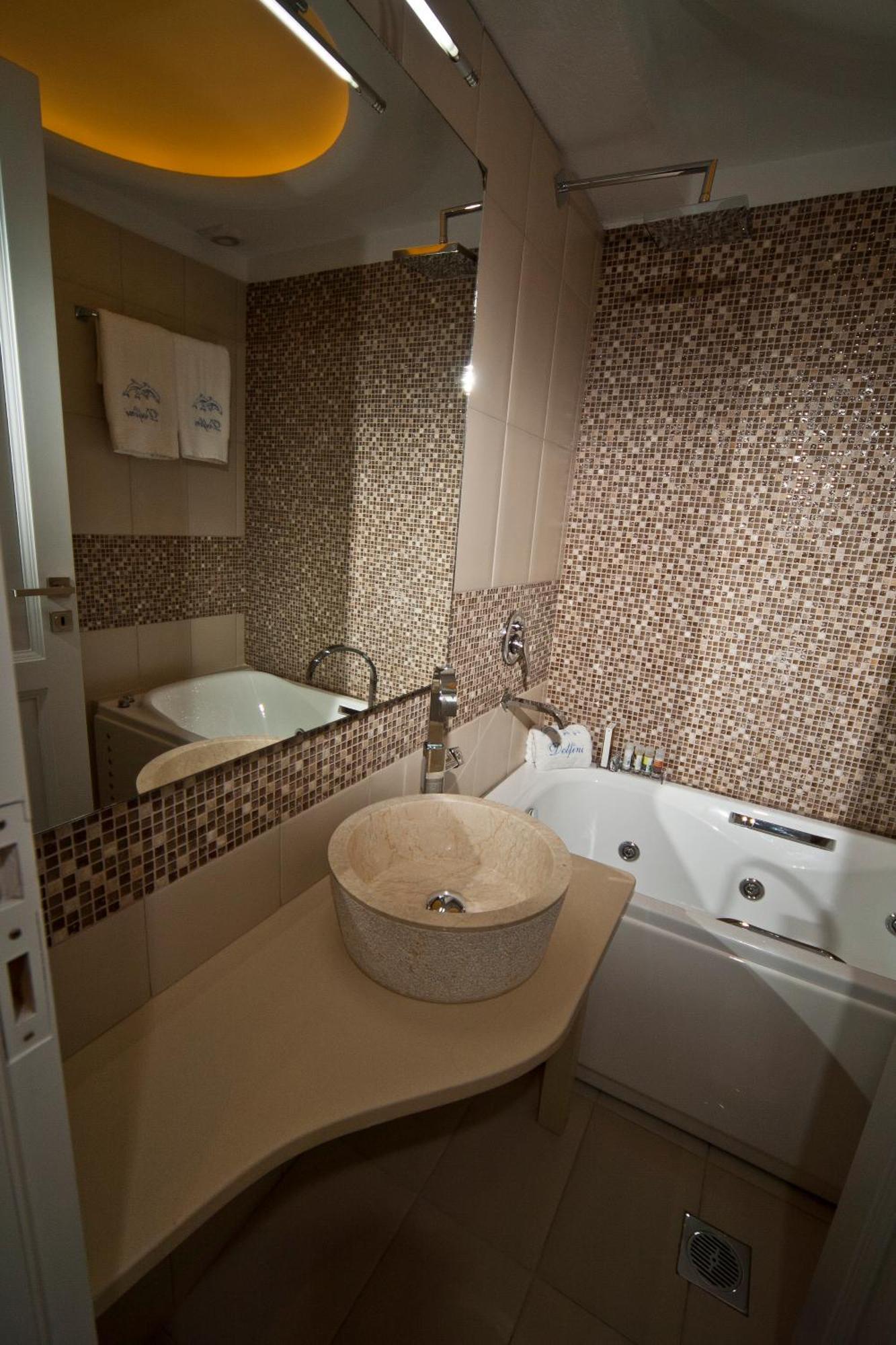 Executive Room with Hot Tub and Caldera View