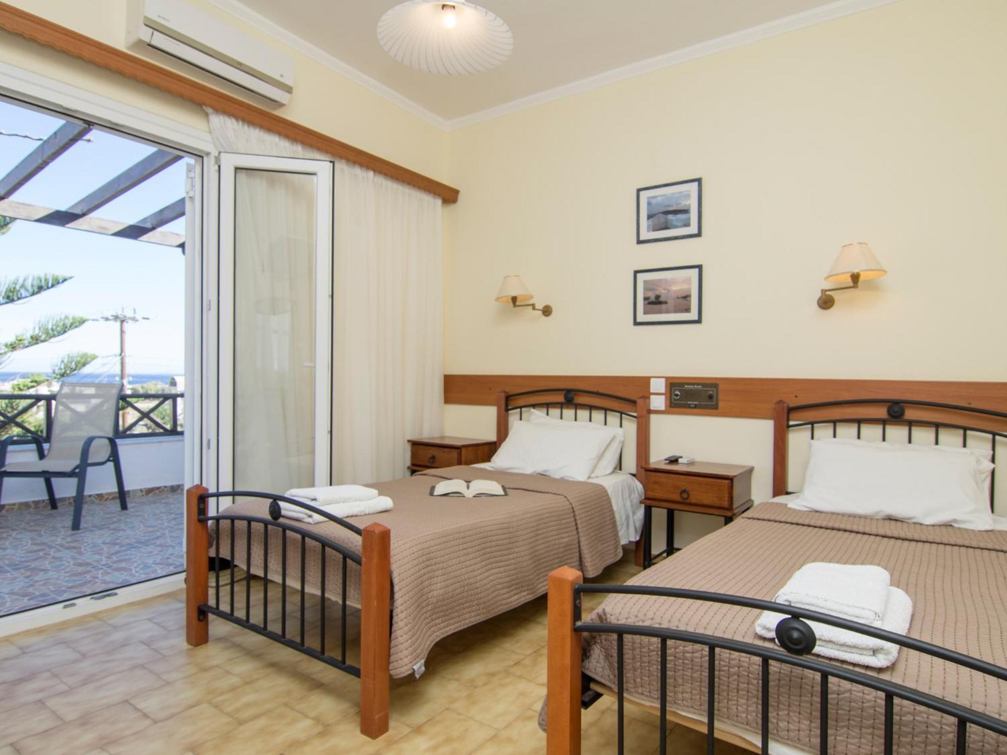 Standard Twin Room