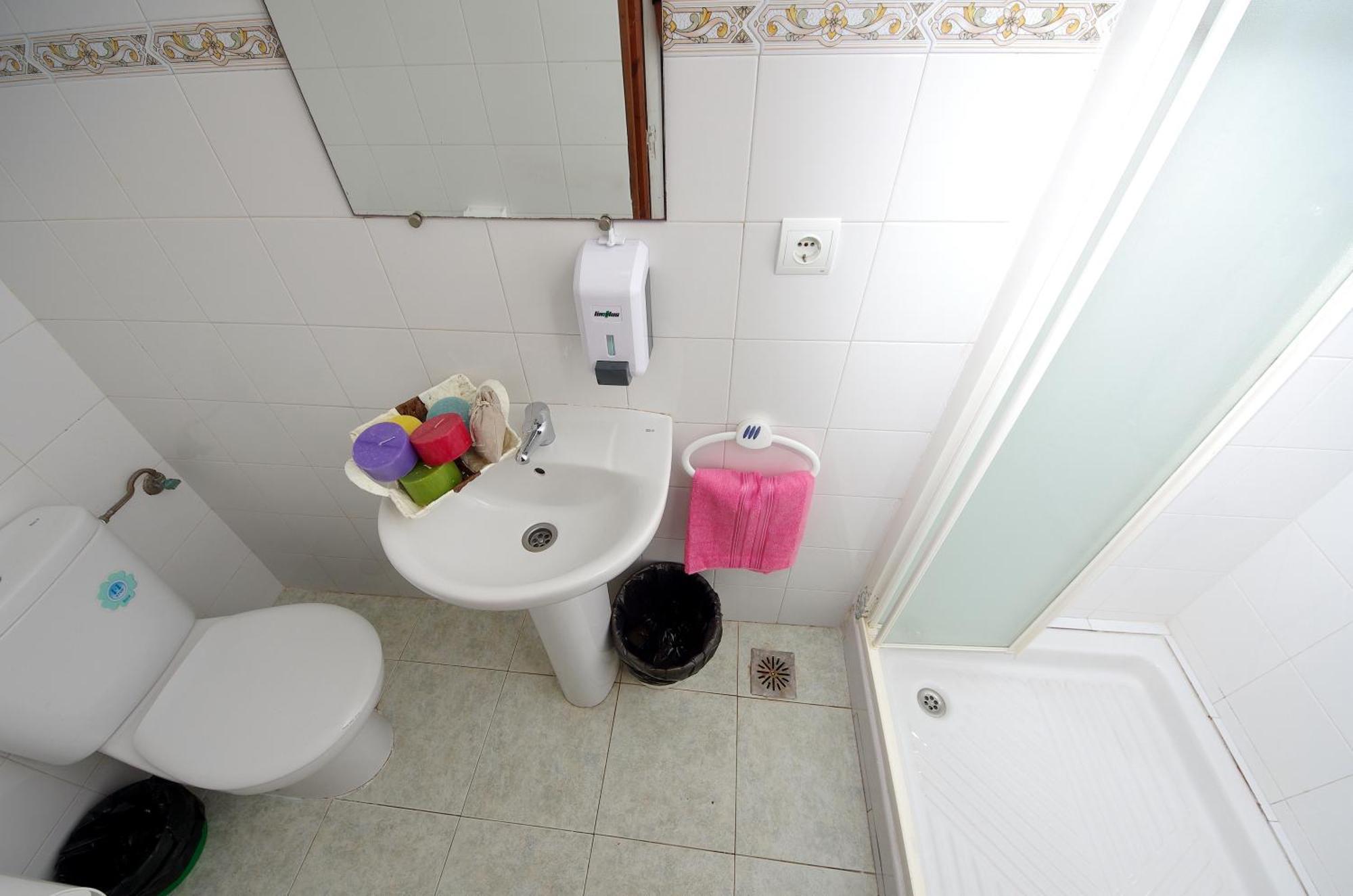 Twin Room with Shared Bathroom