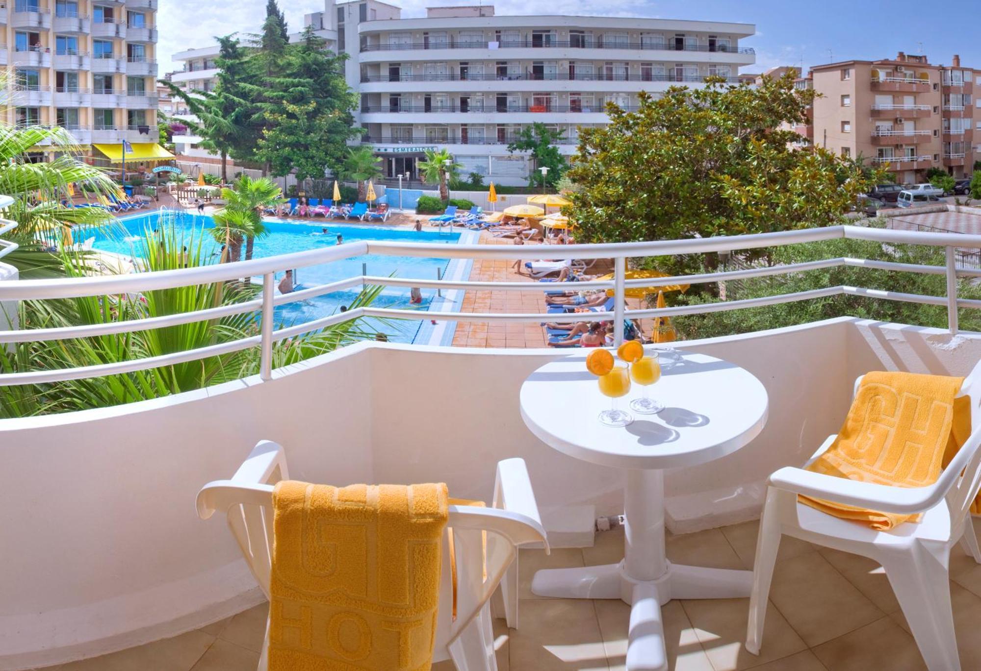 Triple Room with Pool View