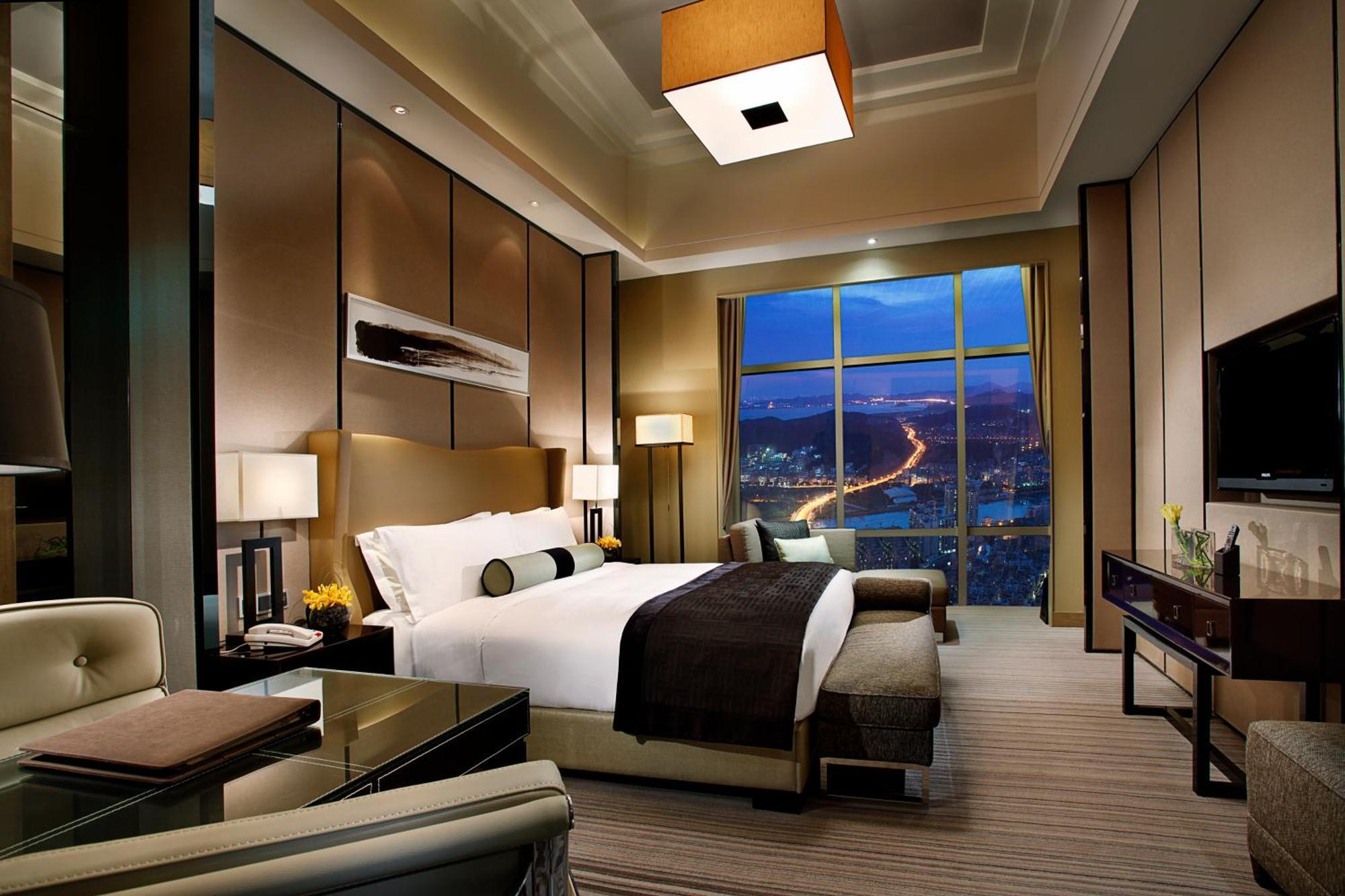 Executive Queen Room