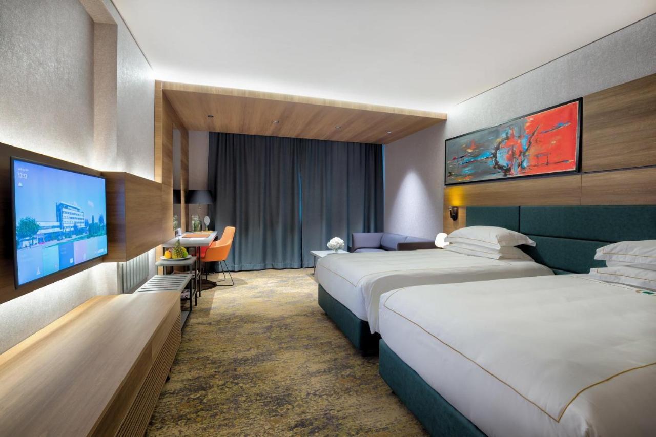 Large Twin Room