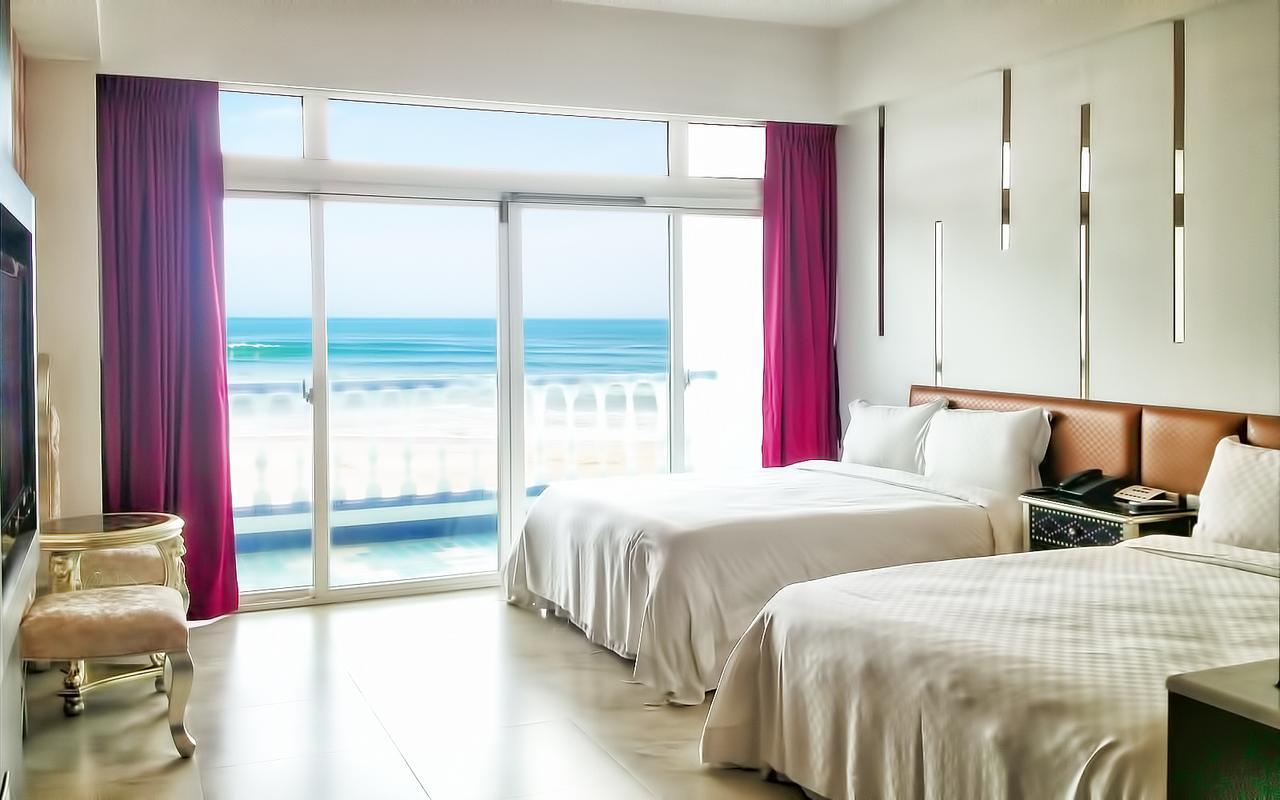 Family Room with Sea View