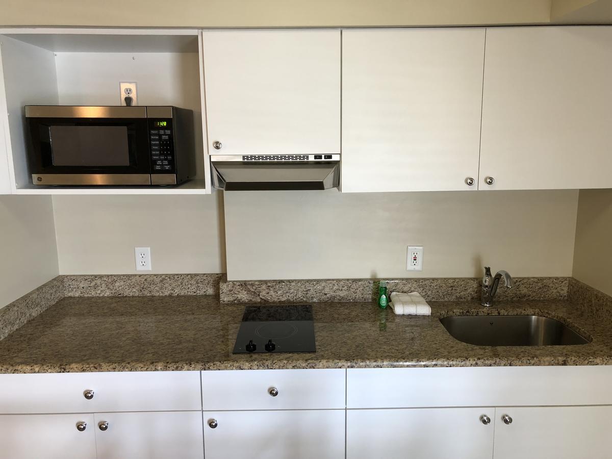 Three Room Kitchen Suite - Pool View