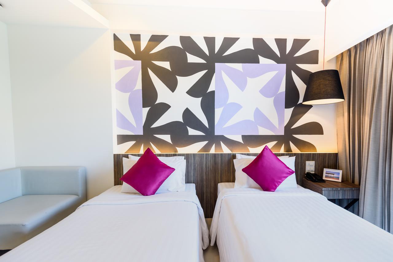 Deluxe City View Twin Room