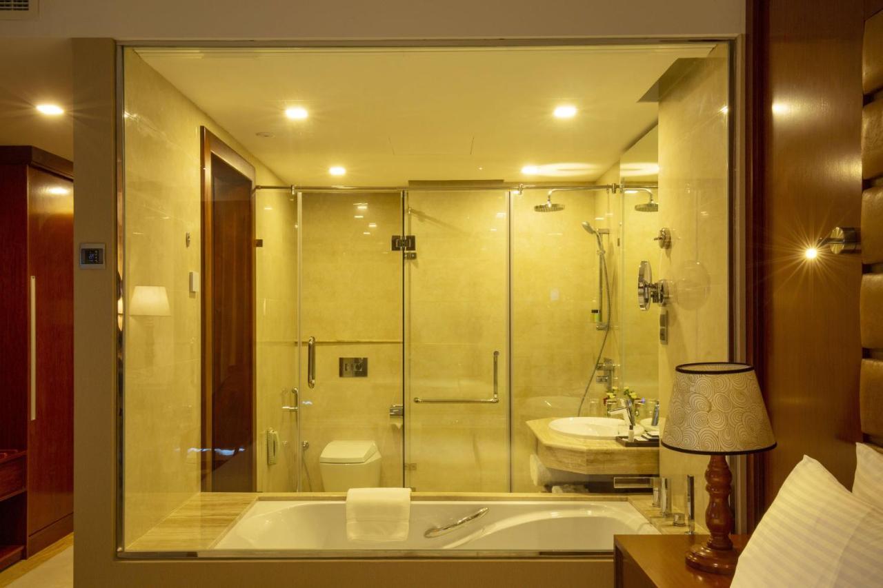 Signature Plus Sea View King Room with Complimentary City Tour & Access to Beach Lounge