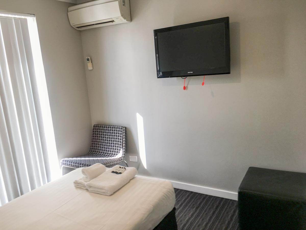 Single Room with Shared Bathroom