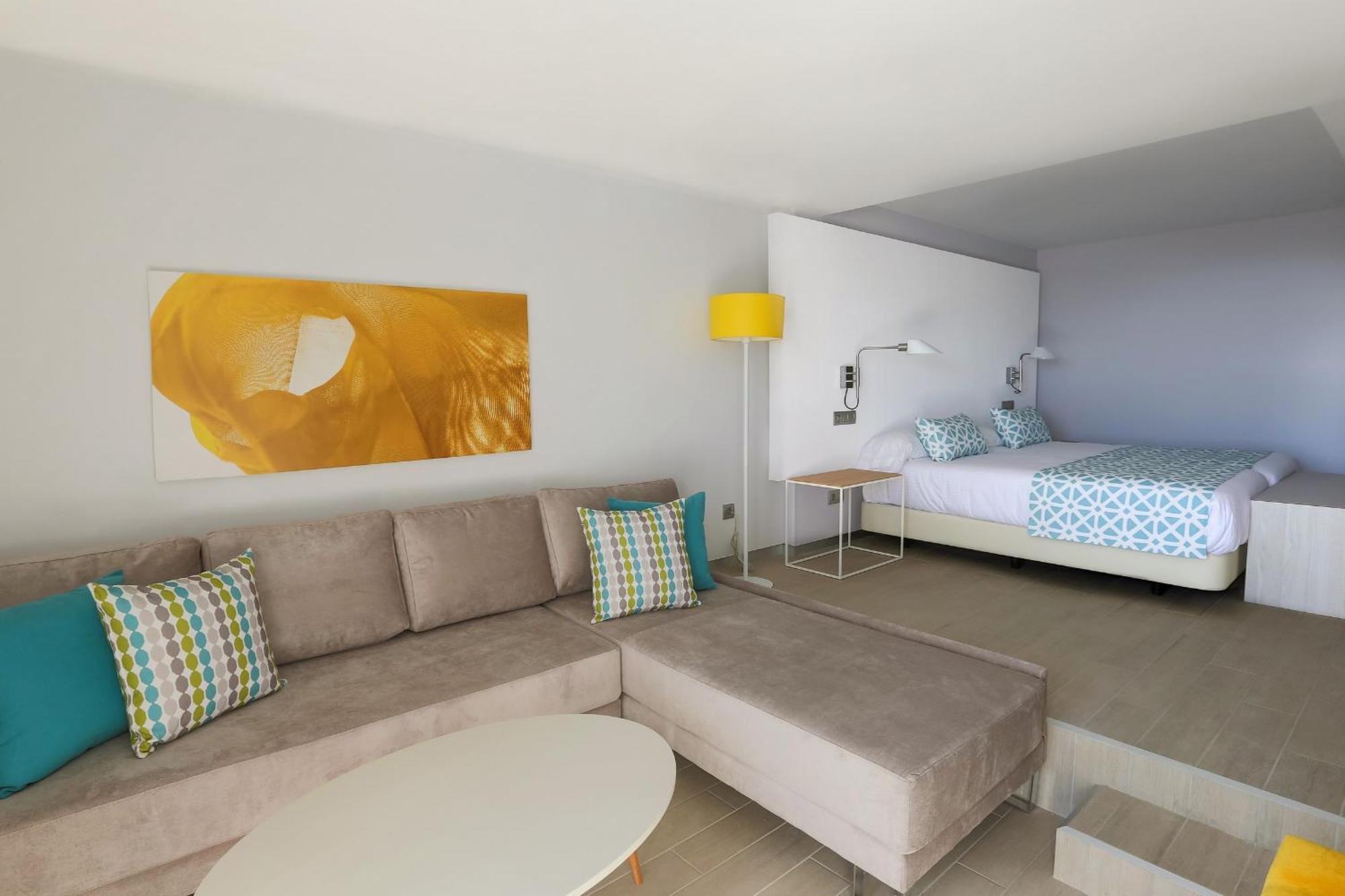 Junior Suite with Garden View