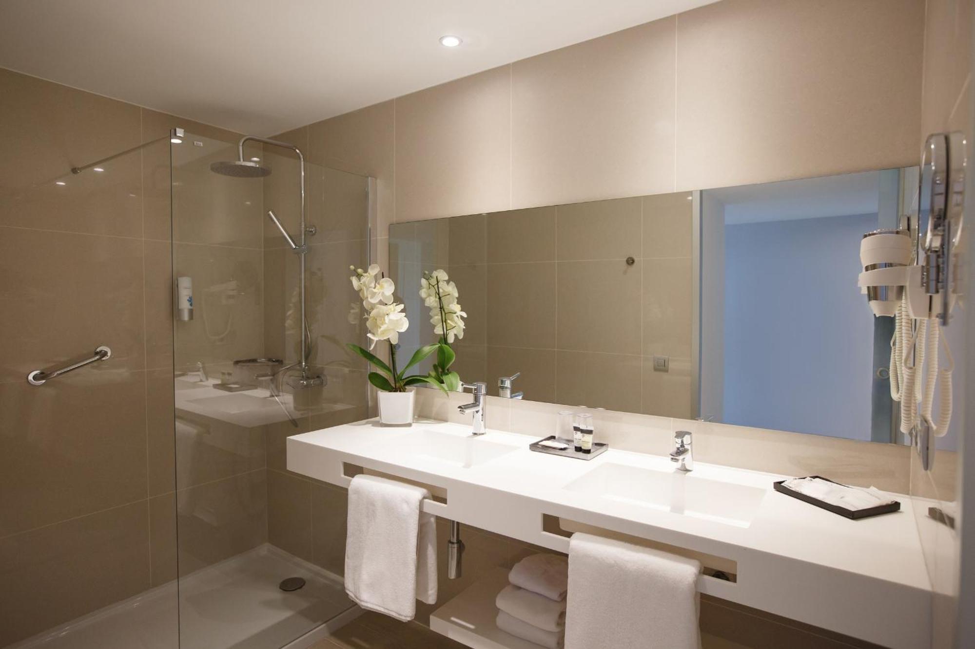Deluxe Junior Suite - Top Floor
