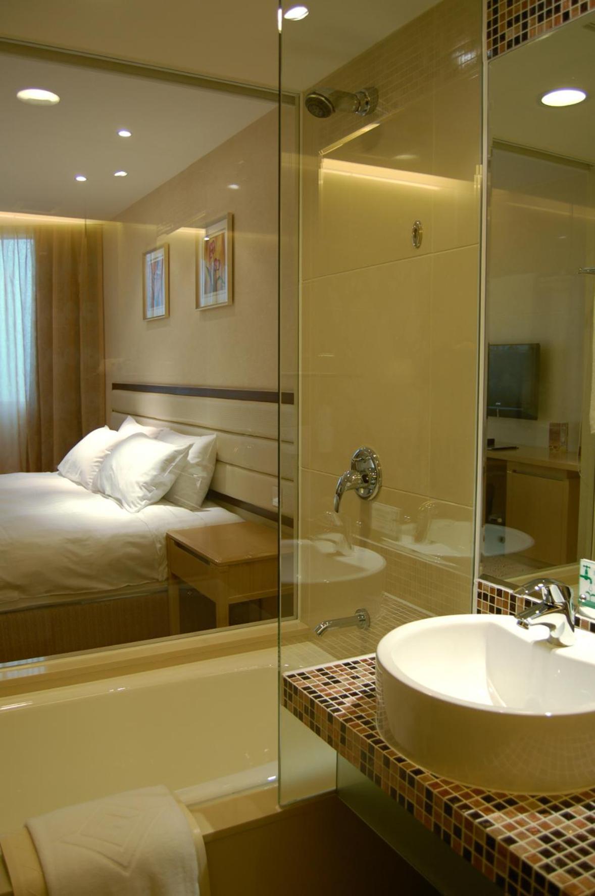 Executive Deluxe Double or Twin Room